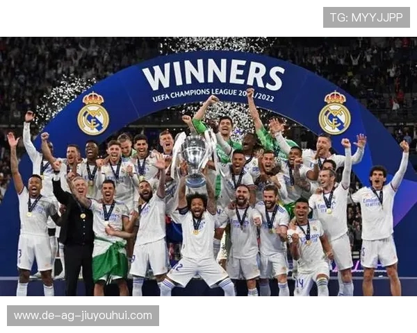 欧冠赛场巅峰对决精彩上演 球迷热血沸腾谁将问鼎冠军宝座